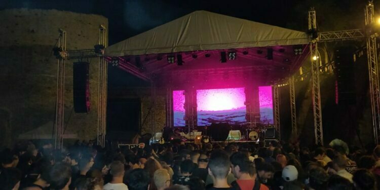 Festivalul de rock de la Suceava va avea un nume nou: Cetatea de Rock a Sucevei. Printre invitați, un grup din SUA