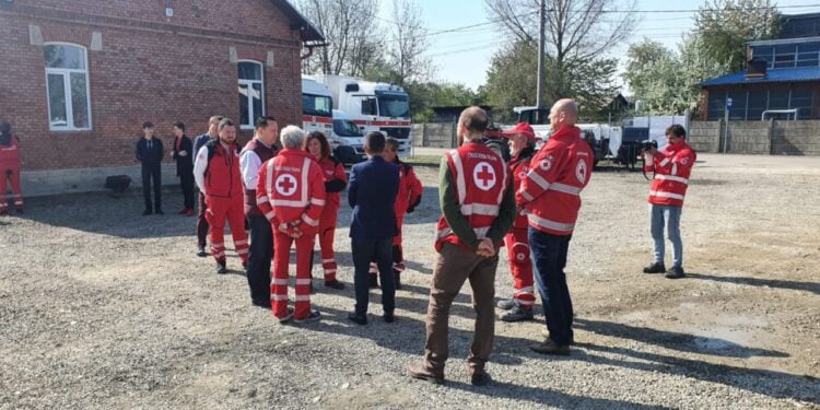 Ajutoare umanitare din Turcia, Egipt, Macedonia, Germania, Olanda, Canada și Italia, la hub-ul Crucii Roșii Italia din cartierul sucevean Burdujeni