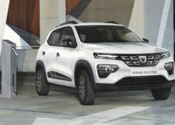 Din ce în ce mai multe mașini Dacia Spring, pe străzile Sucevei. Vor fin instalate încă 7 stații de încărcare a mașinilor electrice