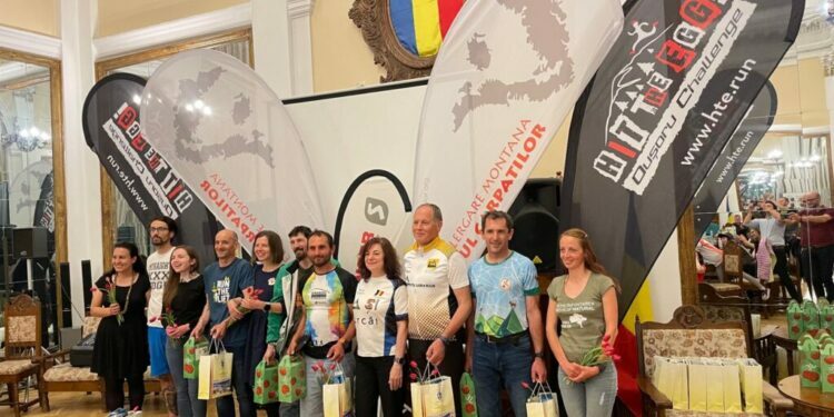 Alergători montani premiați în cadrul unui eveniment organizat la Vatra Dornei