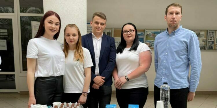 ”Vegan Sticks” și ”Batonul de Bukovina”, două dintre produsele pe care Facultatea de Inginerie Alimentară le va breveta, pentru a le vinde