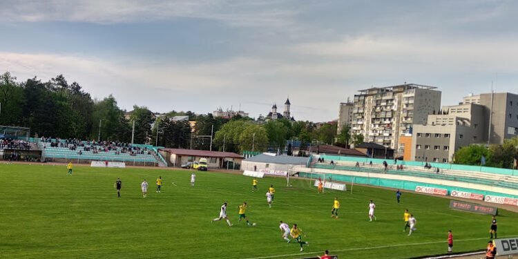 Victoria Forestei Suceava în partida cu CSM Bucovina Rădăuți, salvată de arbitru în minutele de prelungire. Poliția Locală a intrat pe teren pentru a proteja arbitrii