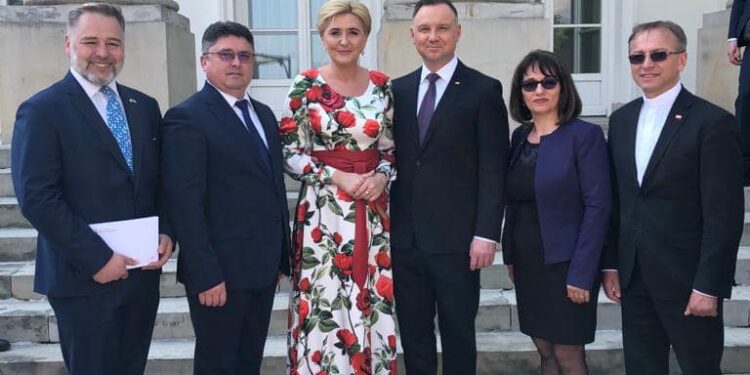 Președintele Uniunii Polonezilor din România, suceveanul Ghervazen Longher, decorat de președintele Poloniei