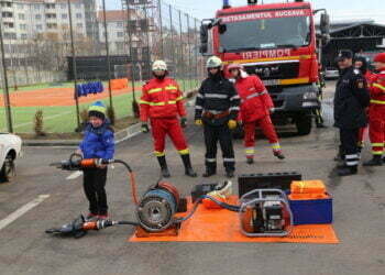 Pompierii, porți deschise de Ziua Copilului