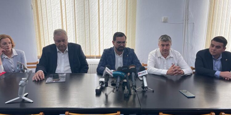 Ministrul Agriculturii, Adrian Chesnoiu, încîntat de „preocuparea permanentă a fermierilor suceveni pentru dezvoltare”