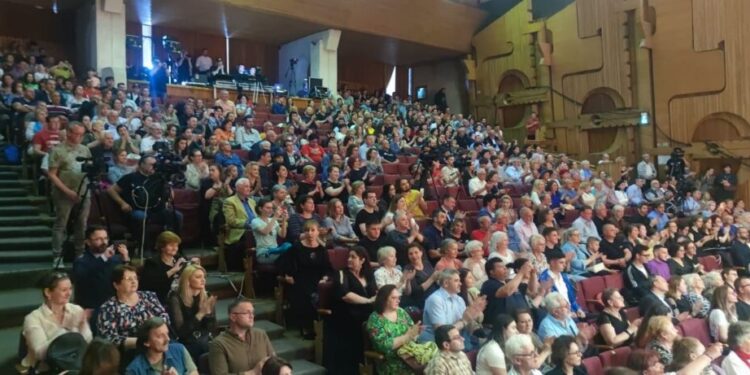 Dirijorul Orchestrei Metropolitane București, Daniel Jinga, despre publicul de la Suceava: Un public foarte cald, foarte bun