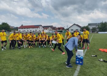 Campioana județului la fotbal, Juniorul Suceava, premiată de AJF. Printre martori, părinți, prieteni, iubite și soții cu copii (FOTO)