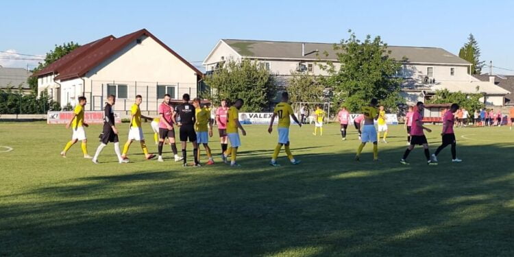 După rezultatul din meciul de acasă și după prestație, Juniorul Suceava are șansa a doua la promovare. Stadionul din Ițcani a fost plin (Foto)