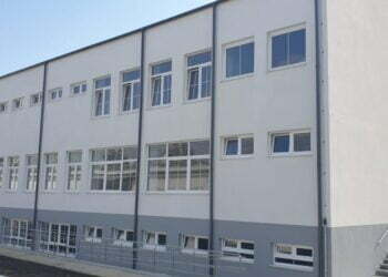 Colegiul ”Lațcu Vodă” Siret, locul IV la competiția națională ”Școală europeană”, pentru că are multe proiecte cu finanțare europeană și elevi cu rezultate la diferite olimpiade