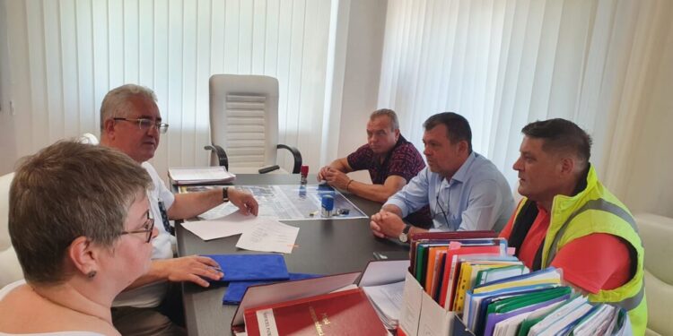 S-a semnat contractul pentru repararea străzilor. Ion Lungu: Am cerut firmelor asociate să crească numărul formațiilor cu care lucrează