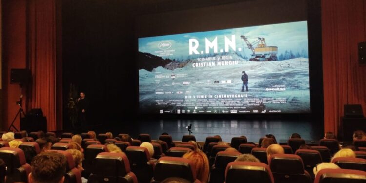 Regizorul Cristian Mungiu, la Suceava, la premiera filmului ”RMN”: Corectitudinea politică nu a schimbat nimic în profunzime. Una se gîndește și alta se spune (FOTO)
