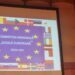 Directoarea Școlii 10 Suceava, Rodica Zimbru, felicitată de directorul LPS, Ciprian Anton, pentru premiul III pe țară obținut la competiția ”Școala Europeană”