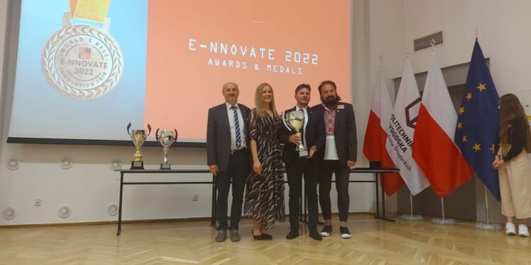 USV, două medalii de aur și una de argint la o competiție de inventică și creativitate sub egida UNESCO, care a fost găzduită de Polonia