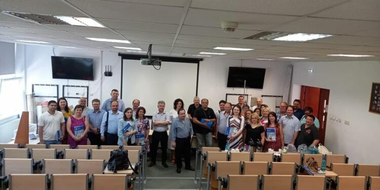 35 de profesori de istorie din județul Suceava, la USV, la un simpozion la care s-a vorbit despre activitatea politică, diplomatică și militară a lui Ștefan cel Mare