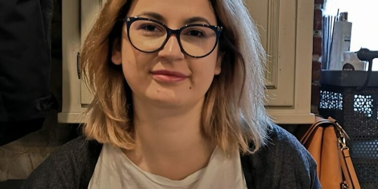 Profesoara Mariana Ciupu, fostă olimpică națională la franceză, despre pregătirea elevilor din lotul olimpic de matematică: Eu sînt convinsă că acei copii au petrecut ore întregi de pregătire individuală, precum și de pregătire suplimentară cu profesorii