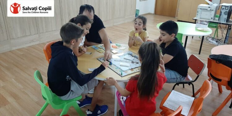 Preșcolari și elevi din Suceava, participanți la activitățile estivale ale Organizației Salvați Copiii
