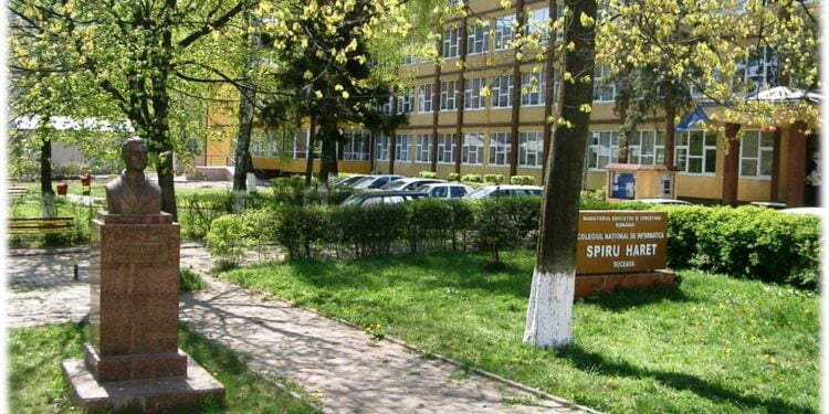 Absolvenții Colegiului de Informatică ”Spiru Haret” aleg să studieze, în general, medicina și informatica, în Germania și în Anglia, dar și la București, Cluj, Iași și Suceava. Un singur absolvent s-a orientat către o facultate de construcții
