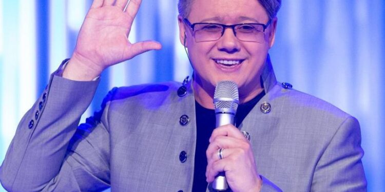 Fuego cîntă la „Cântecul cetinii” de la Dorna Arini