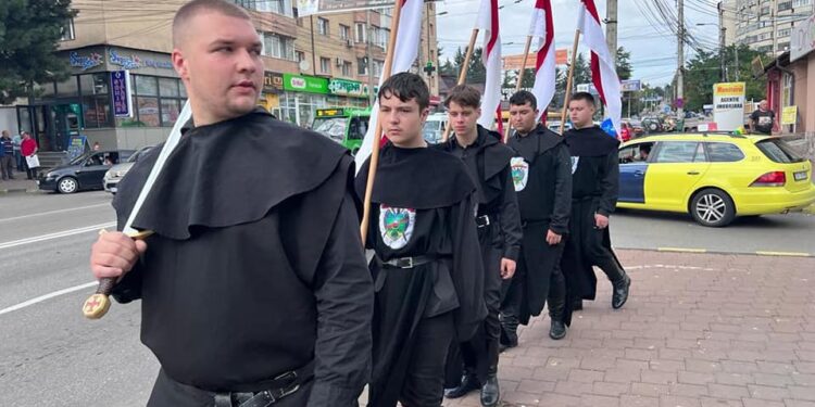 11 august 2022, ora 20.30. Municipiul Suceava. Festivalul de Artă Medievală. Emil Ursu: Este o paradă foarte lungă, are 7 kilometri și durează aproape două ore. Va fi o paradă cu foarte mulți cai