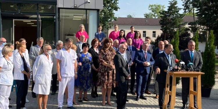 Vizită de partid și de stat, la Suceava, la un centru de radioterapie nefuncțional