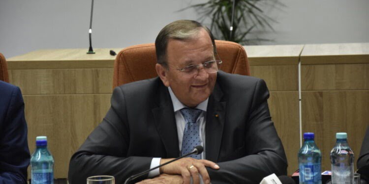 Gheorghe Flutur vrea tren de vacanță: Cobori la Gura Humorului, ai turism cultural și religios, vii la Cîmpulung, ai pîrtie de schi, turism montan, vii la Vatra Dornei, ai turism balnear