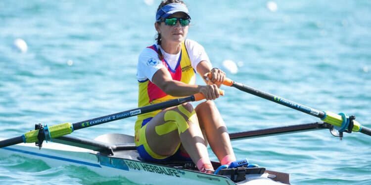 Cîmpulungeanca Ionela Cozmiuc, aur la Europenele de Canotaj! Cu o zi înainte, și soțul ei, Marius, cîștigase aurul la această competiție