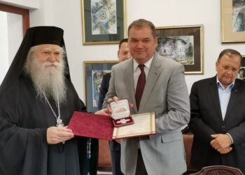 Medalia jubiliară și Ordinul „Crucea Bucovinei”, de la Înaltul Calinic pentru ministrul Cseke Attila (Foto)