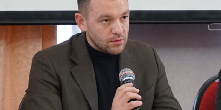 Marin Gherman, director al Institutului de Studii Politice și Capital Social din Cernăuți și editorialist la ”Libertatea”, conferință la Biblioteca Bucovinei