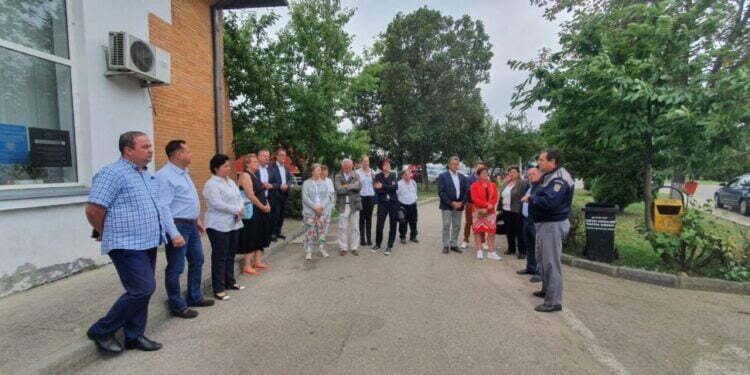 Delegații din Schwaben și La Mayenne, și la recepție la Gura Humorului, și în Vama Siret, ca să vadă pe unde intră în România ucrainenii care fug de război