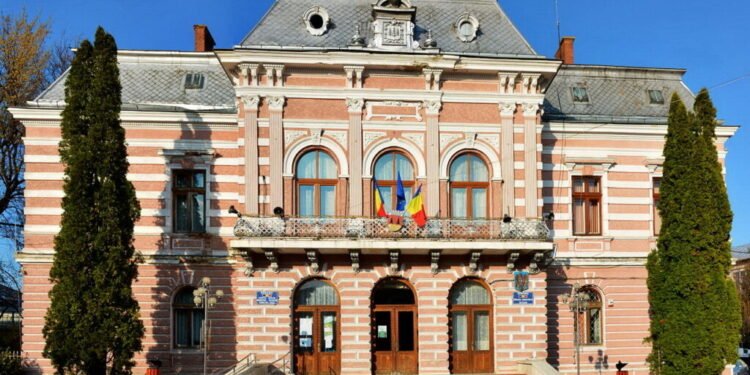 Ministrul Cseke Attila: Primăria Fălticeni, prima clădire care intră în procesul de renovare cu finanțare din PNRR