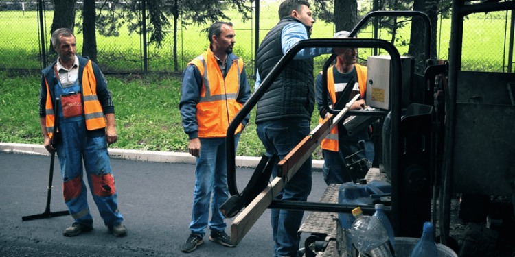 Asfalt și parcometre, la Rădăuți