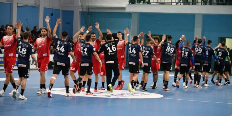 Sala de sport a LPS, transformată în sală de spectacol: pasiune, talent, forță, expresivitate și un public elegant. Rezultatul meciului de handbal dintre CS Universitatea Suceava și Dinamo București nici nu mai contează (Foto)
