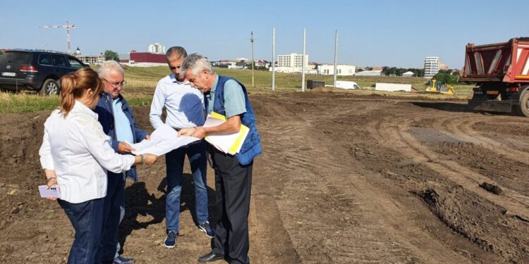 Directoarea CNI, la Suceava, pe șantierul bazei sportive de tip I și pe terenul unde va fi ridicată sala polivalentă