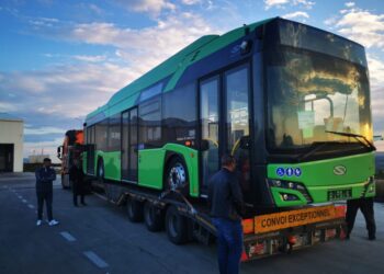 Primul din cele 15 autobuze electrice de la firma poloneză ”Solaris” a ajuns la Suceava