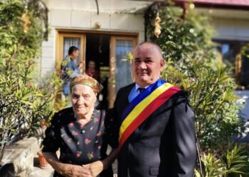 Catrina Loghin, din Adîncata, sărbătorită la împlinirea a 100 de ani