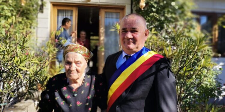Catrina Loghin, din Adîncata, sărbătorită la împlinirea a 100 de ani