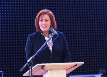 Doina Iacoban, oficial din cadrul Ministerului Fondurilor Europene, cîteva aplauze pentru următorul anunț: Se lucrează la un cod al fondurilor europene, care va înlocui unele documente cu declarații asumate