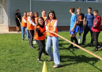 Jocuri și concursuri pentru 40 de elevi, de Ziua Internațională a Sportului, la Școala Gimnazială Zamostea