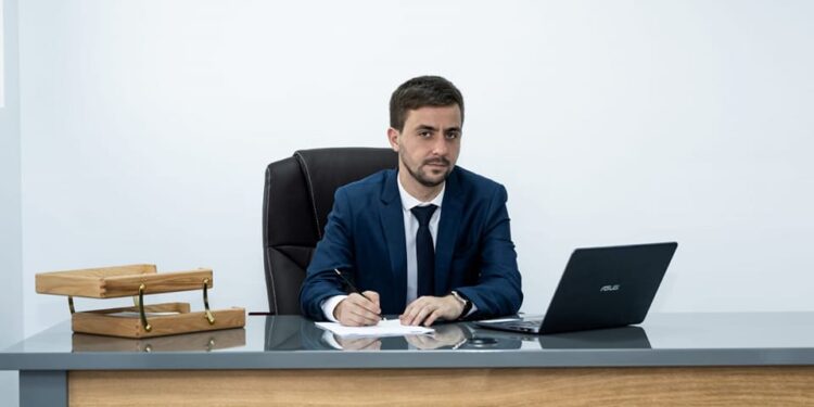 Primarul de la Salcea, Țicu Ezekiel, trece cu tot cu partid la PNL