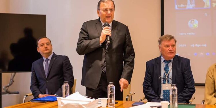 Gheorghe Flutur, la evenimentul care a marcat 30 de ani de la înființarea Institutului Național Bucovina: Prea puțin știu elevii, copiii, tînăra generație din județul Suceava despre istoria adevărată a Bucovinei