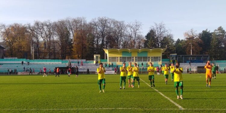 După o dominare totală, Foresta a trecut cu numai 3-0 de Rapid Brodoc. Foresta a avut și 3 goluri anulate. Printre cei mai buni jucători ai Sucevei s-au numărat Nițu, Mihalciuc și Filip (Foto)