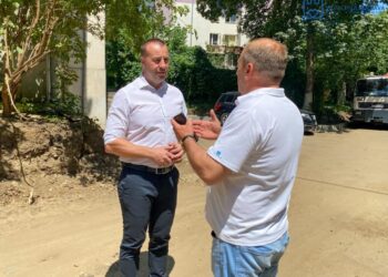 Covor asfaltic, trotuare refăcute și borduri înlocuite, pe strada Gherasim Buliga