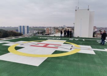 Heliportul de pe terasa Spitalului Județean, finalizat. Pentru a deveni funcțional mai trebuie doar un document de la Ministerul Sănătății, care să permită angajarea a 6 persoane (Foto)