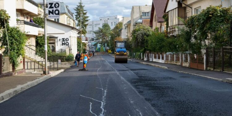 Strada Republicii, refăcută. Sistem de iluminat nou între străzile Republicii și Anastasie Crimca. Plus o parcare de reședință (Foto)