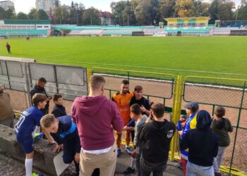 Copiii suceveni găsesc un pic de bucurie și pe ”Areni”