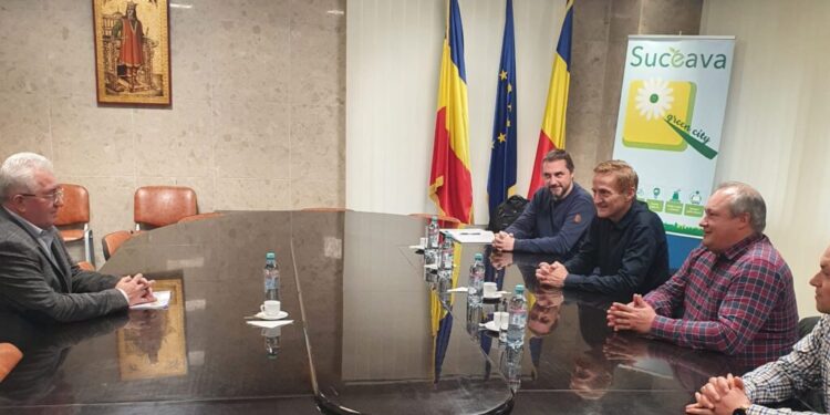 Jumătate din suma pentru achiziționarea biomasei pentru încălzirea Sucevei, decontată de Ministerul Dezvoltării. În Suceava, oamenii ale căror locuințe sînt racordate la sistemul public de termoficare plătesc cel mai mic preț din țară