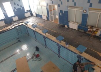 Bazinul de înot de la Școala 3 din Suceava se va redeschide de Moș Nicolae