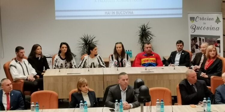 Campioni mondiali la canotaj îmbrăcați cu ii, la festivitatea la care au primit titlurile de cetățean de onoare al județului Suceava (Foto)