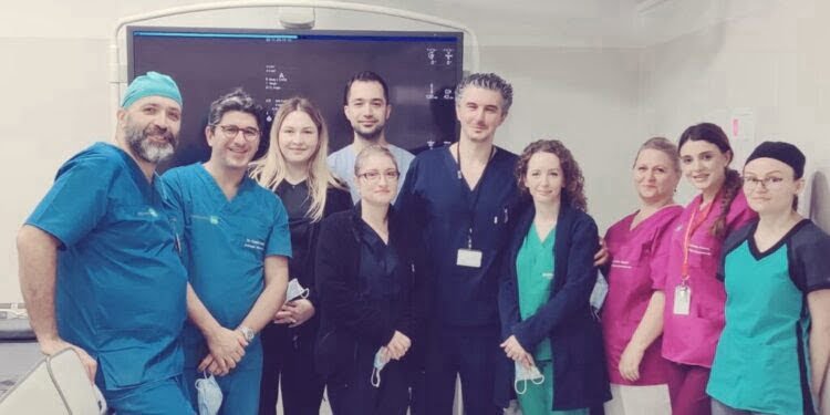 Spitalul Județean Suceava, colaborare cu un medic de la un spital din Paris pentru o premieră în sistemul medical de stat din România. Patru proceduri la pacienți cu fistule arterio-venoase