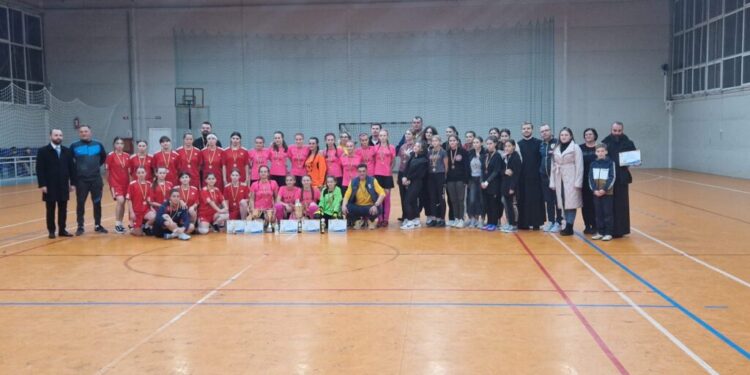 Bucovina Straja, cîștigătoarea primei ediții a ”Cupei Domnițelor” la fotbal fete, competiție organizată de Arhiepiscopia Sucevei și Rădăuților și de AJF